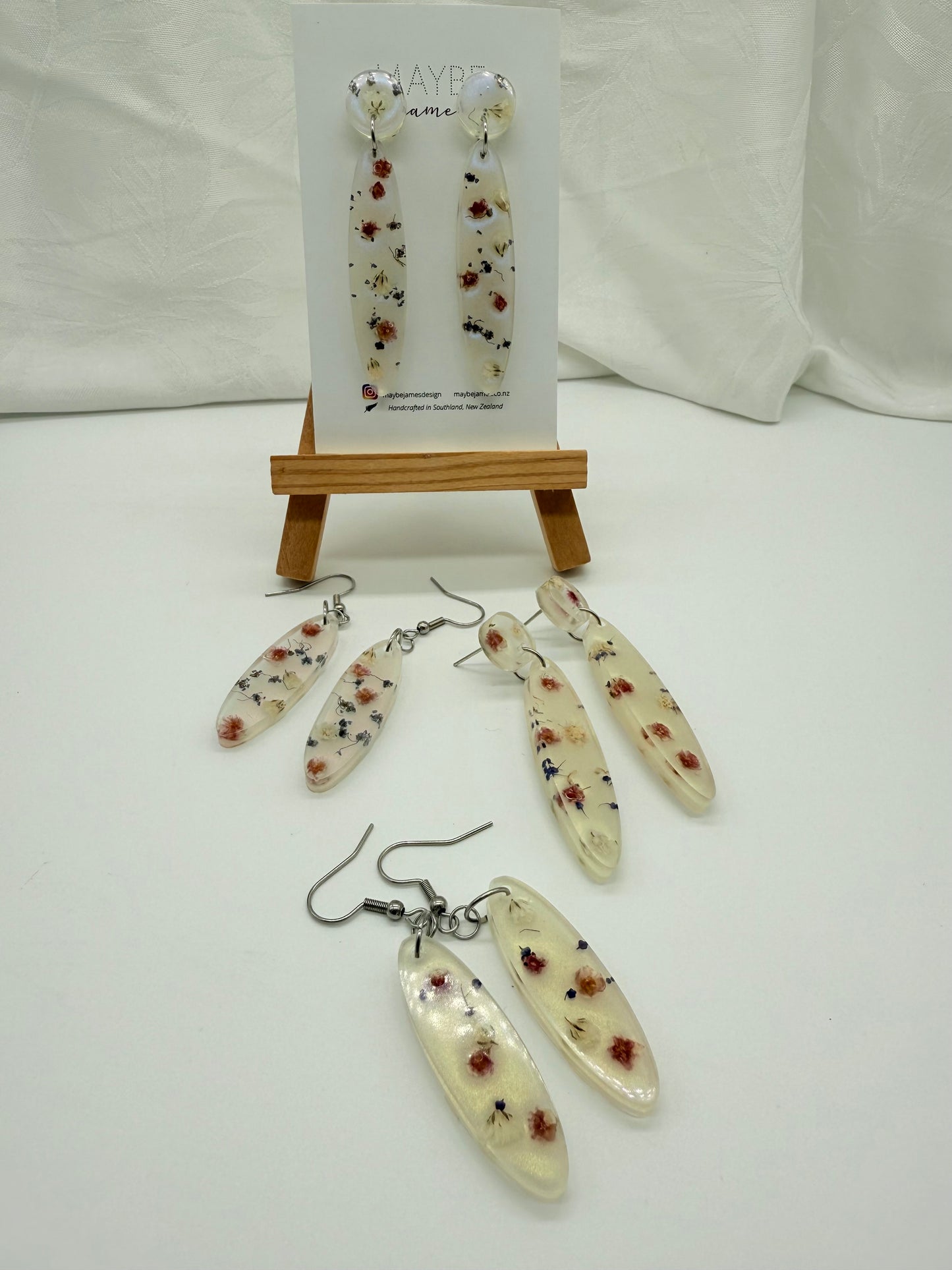 Simply Spring - Dried Flowers In Pearl Resin 4cm and 5cm Dangles