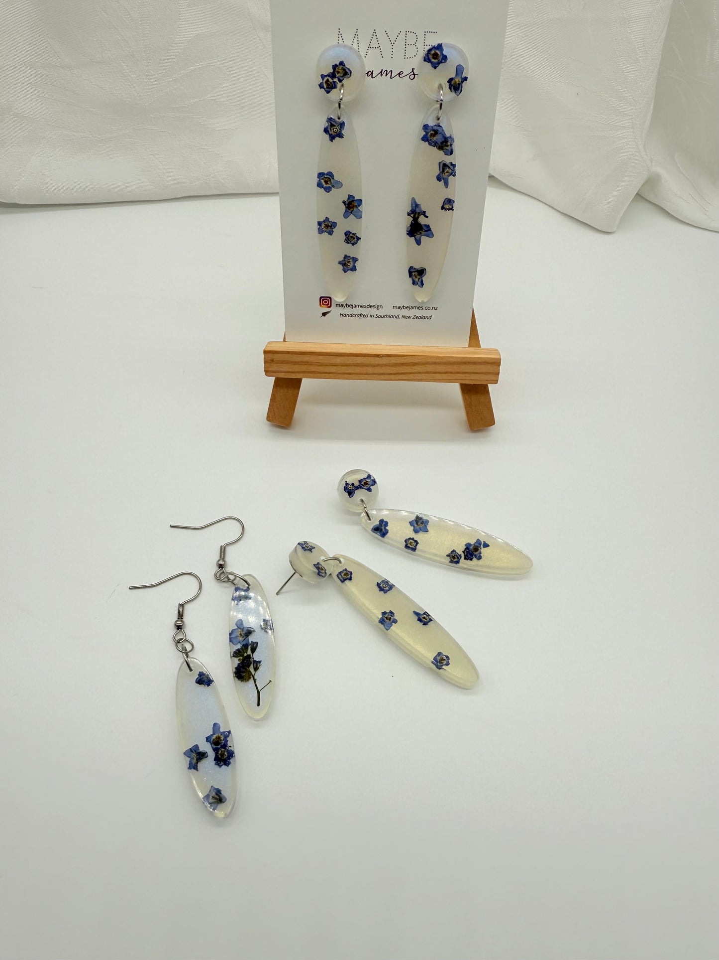 Simply Spring - Dried Flowers In Pearl Resin 4cm and 5cm Dangles
