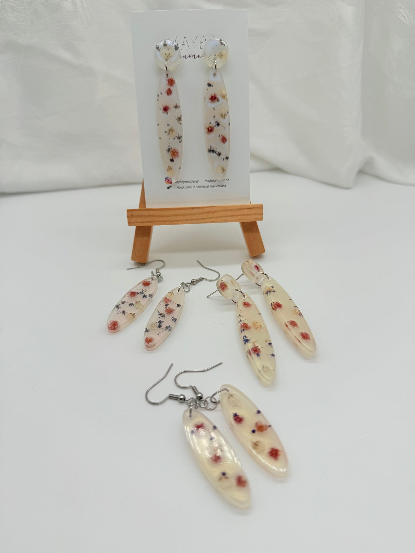 Simply Spring - Dried Flowers In Pearl Resin 4cm and 5cm Dangles