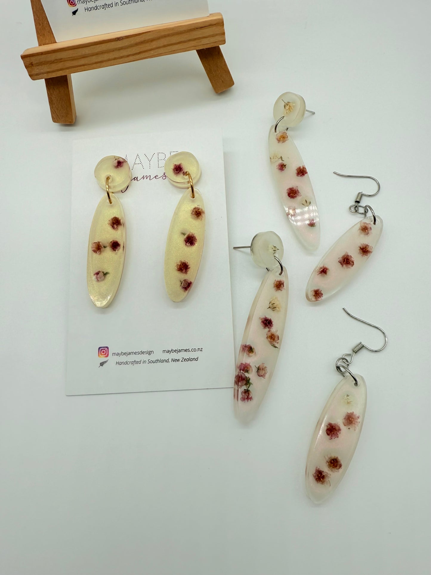 Simply Spring - Dried Flowers In Pearl Resin 4cm and 5cm Dangles
