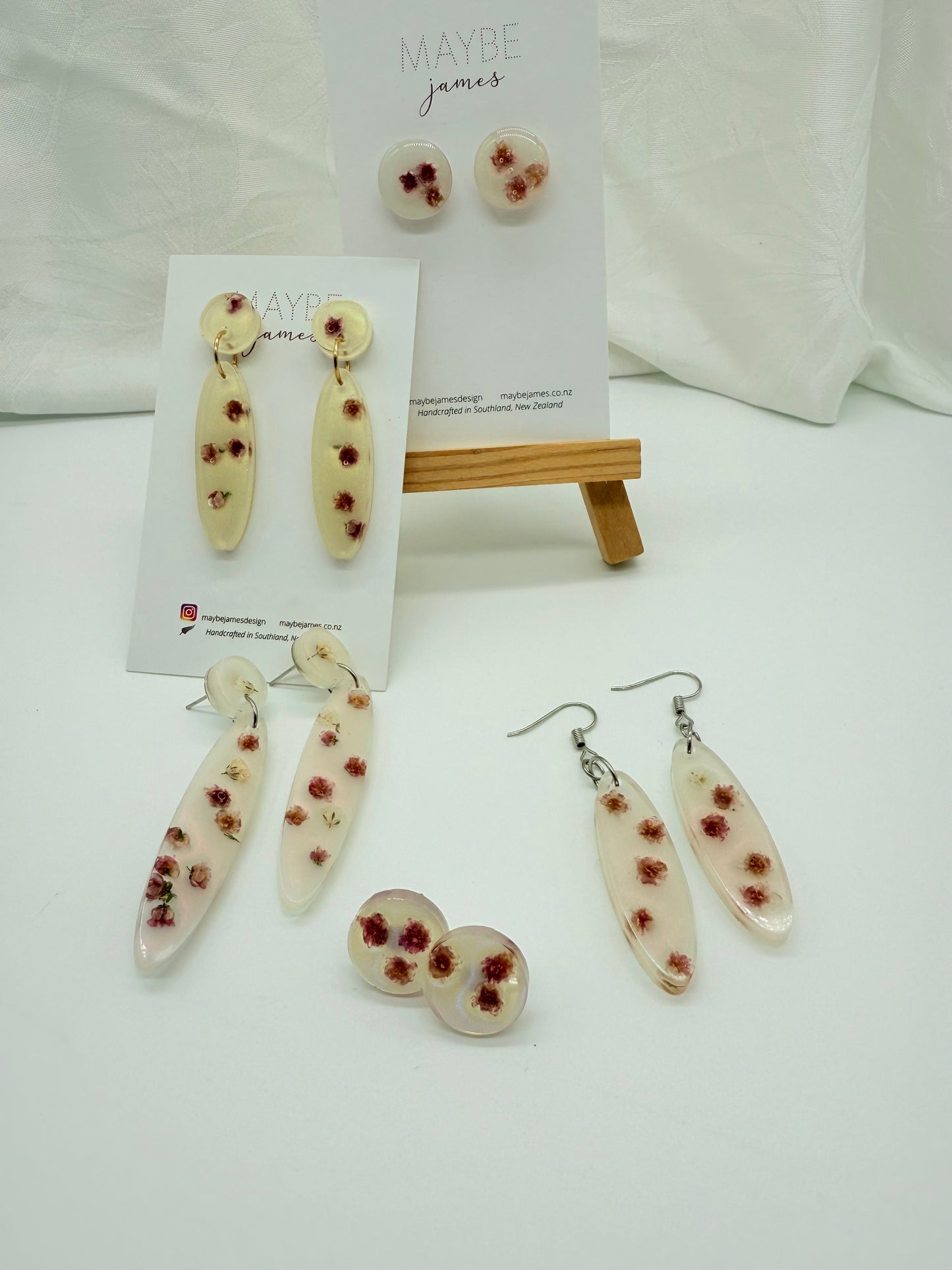 Simply Spring - Dried Flowers In Pearl Resin 4cm and 5cm Dangles