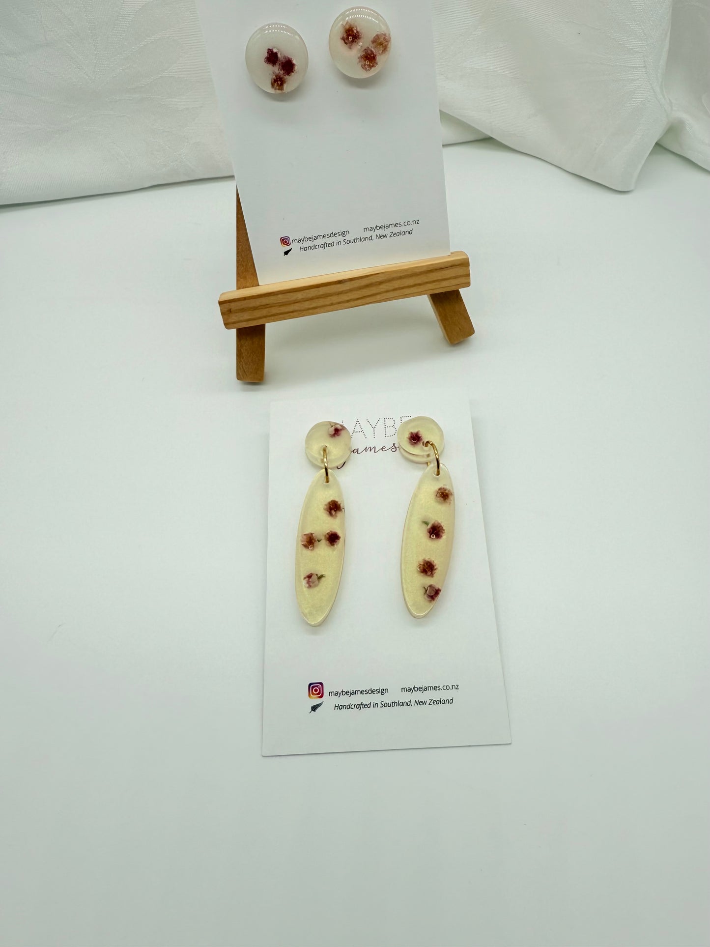 Simply Spring - Dried Flowers In Pearl Resin 4cm and 5cm Dangles
