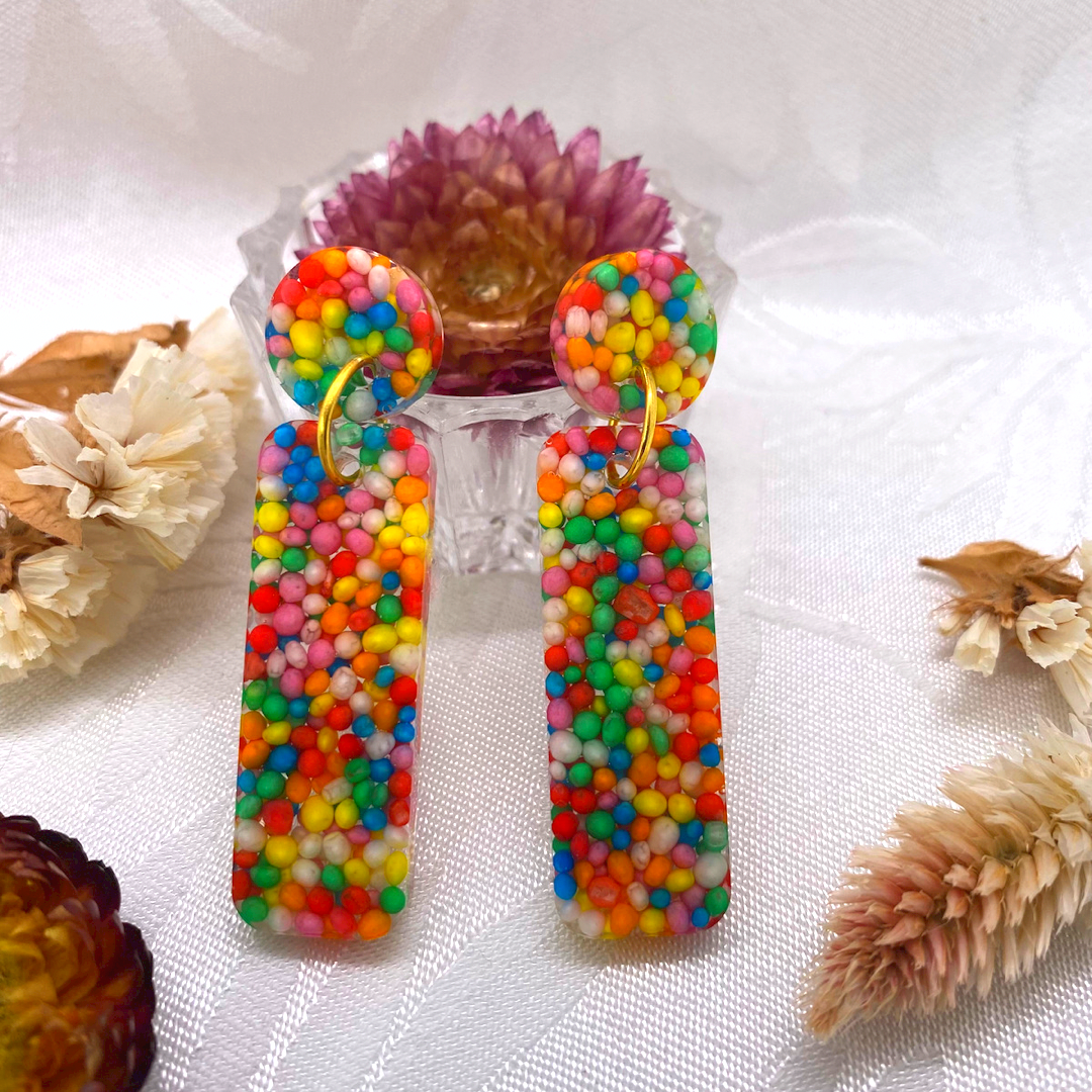 100’s and 1000’s 4cm Dangles  image 0