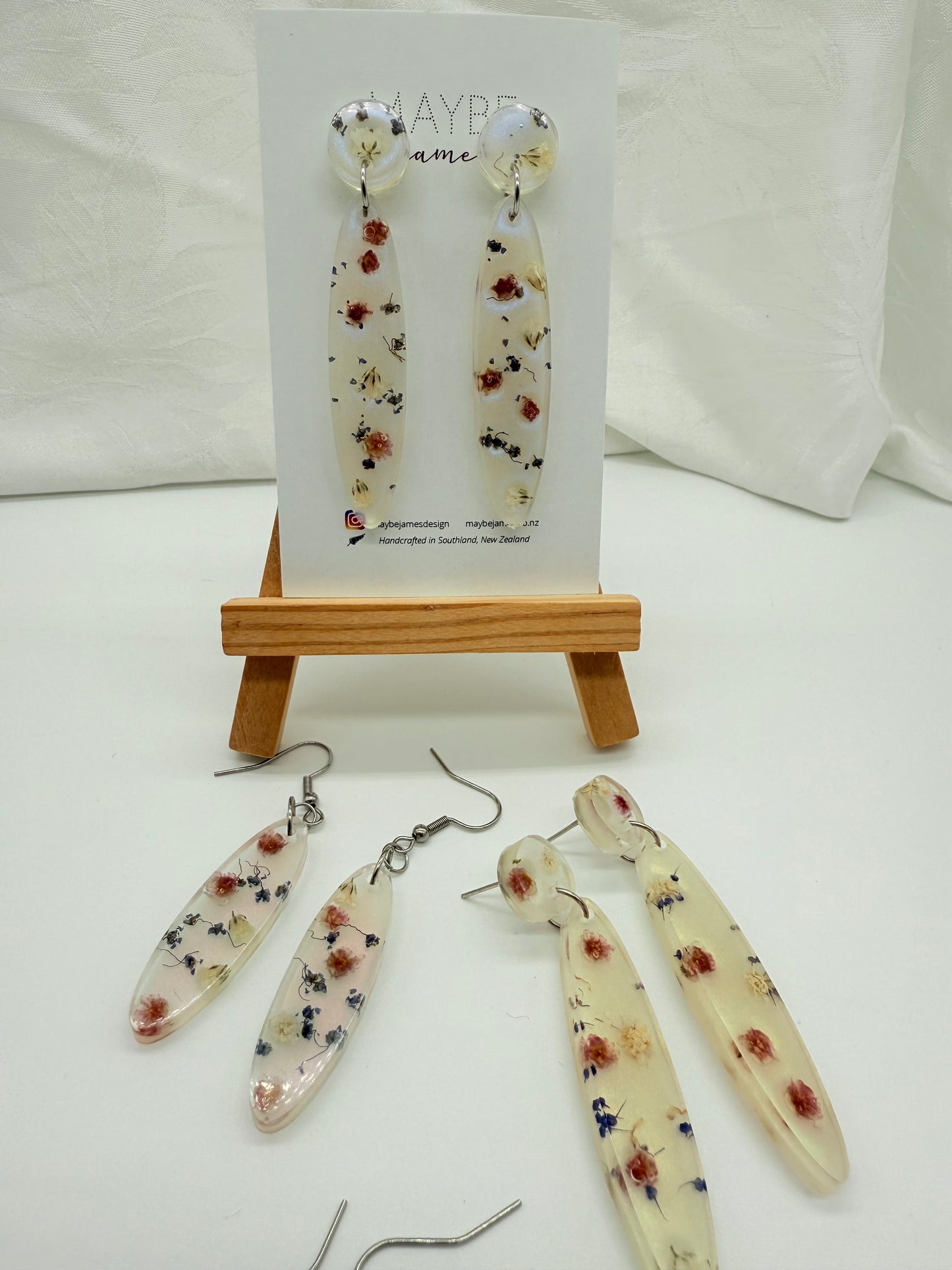Simply Spring - Dried Flowers In Pearl Resin 4cm and 5cm Dangles