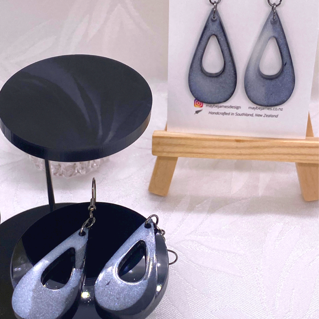The 'Blake' Black & White Dangle Collection image 12
